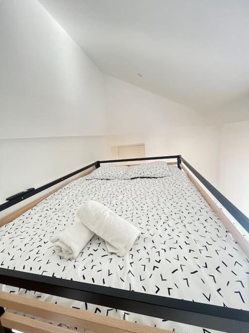 Banjul - Bel Appartement A Remeš Exteriér fotografie